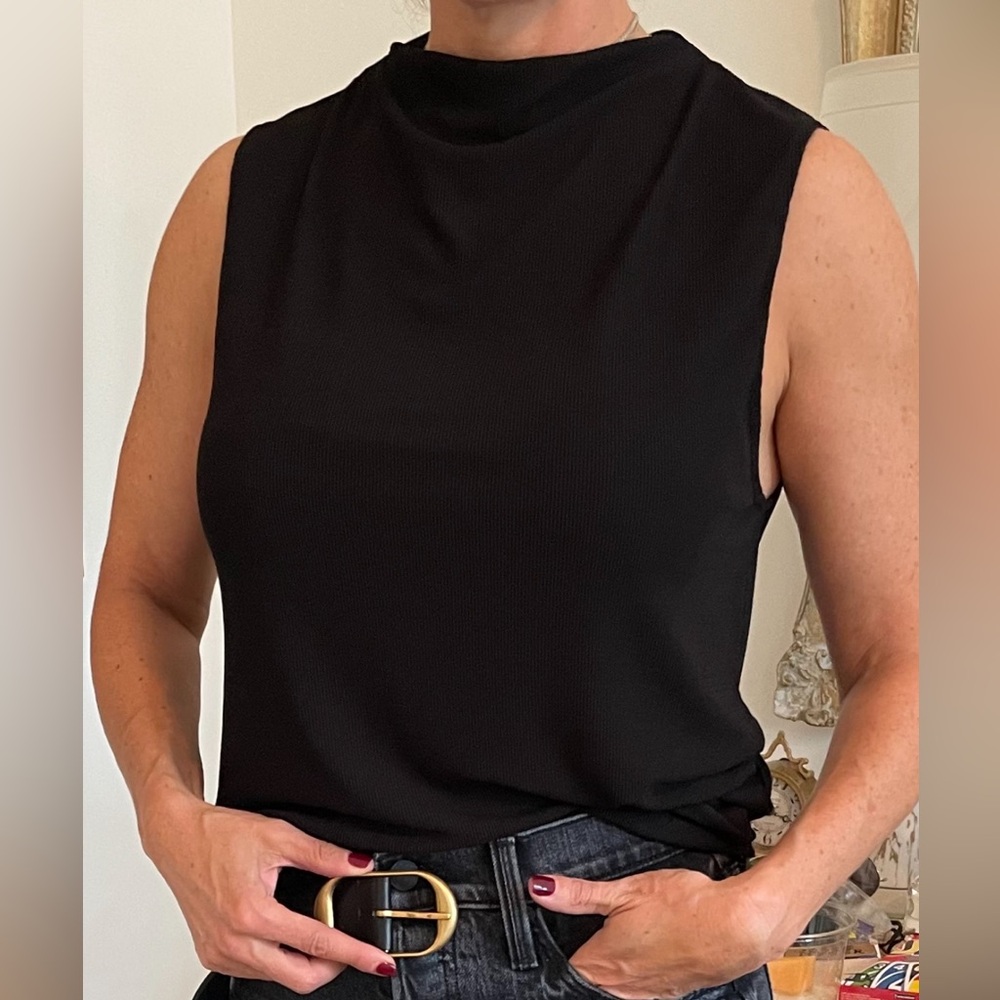 Thin ribbed soft tank